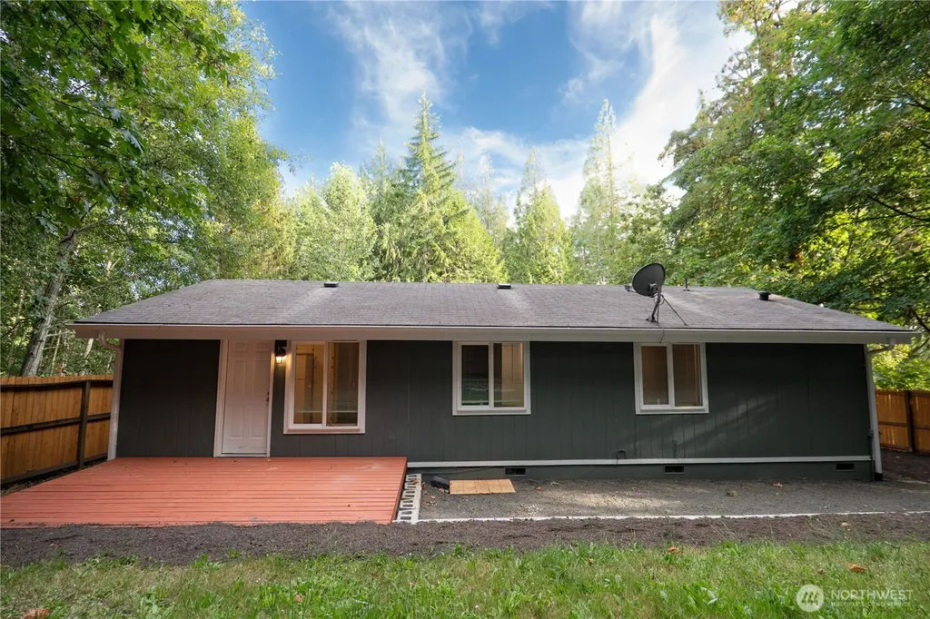 31 E Earll Drive Shelton WA 98584