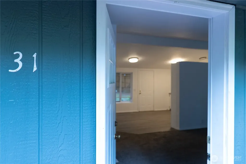 31 E Earll Drive Shelton WA 98584
