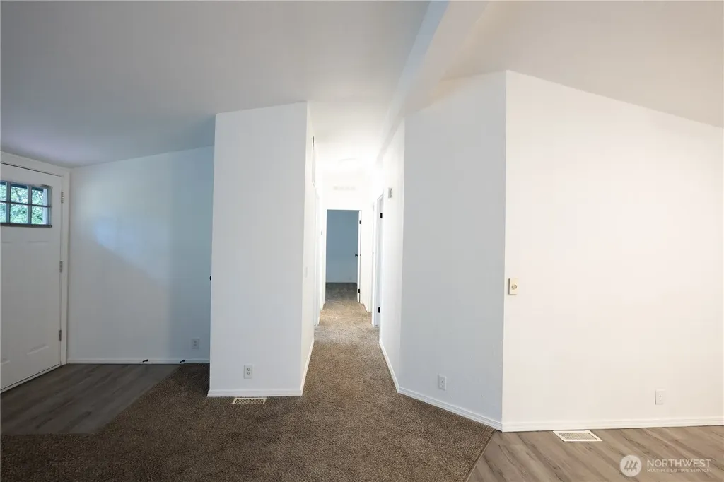 31 E Earll Drive Shelton WA 98584