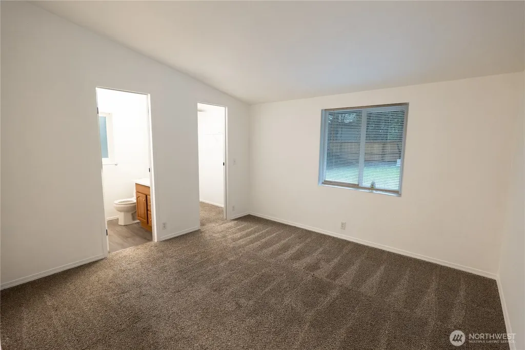 31 E Earll Drive Shelton WA 98584