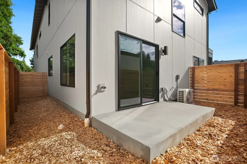 508 SW 137th Street Burien WA 98166