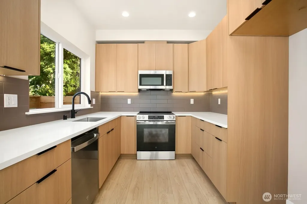 508 SW 137th Street Burien WA 98166