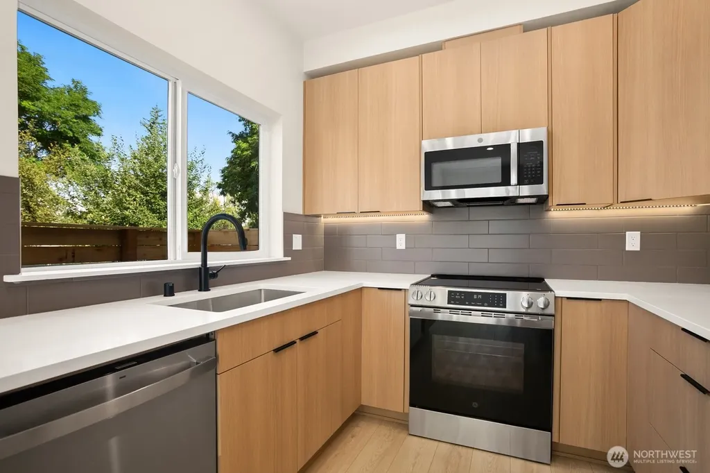 508 SW 137th Street Burien WA 98166