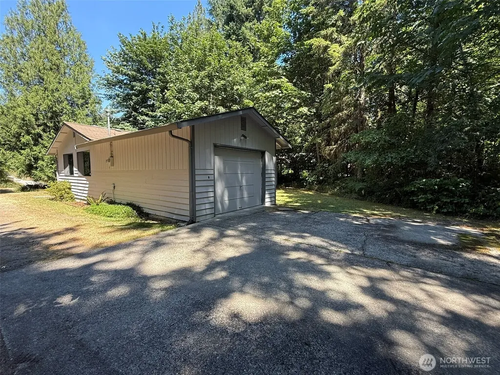 13921 217th Avenue SE Issaquah WA 98027