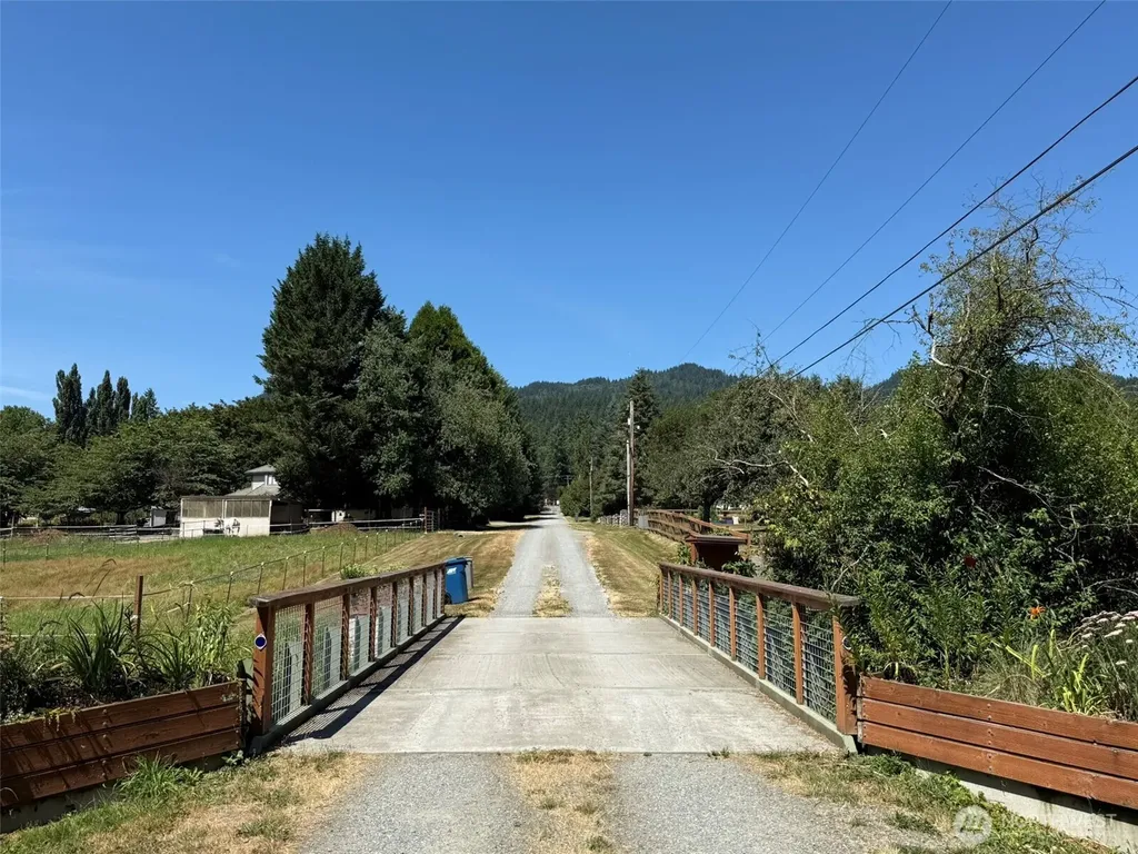 13921 217th Avenue SE Issaquah WA 98027