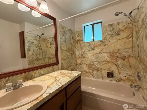 13921 217th Avenue SE Issaquah WA 98027