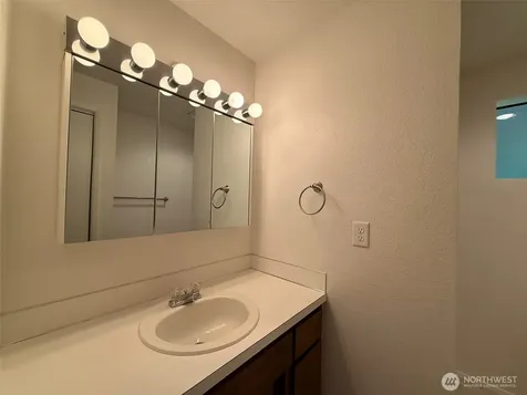 13921 217th Avenue SE Issaquah WA 98027