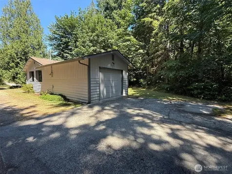 13921 217th Avenue SE Issaquah WA 98027