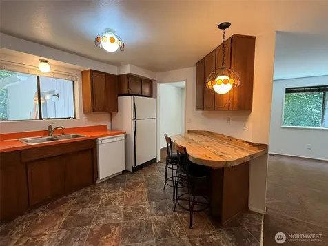 13921 217th Avenue SE Issaquah WA 98027