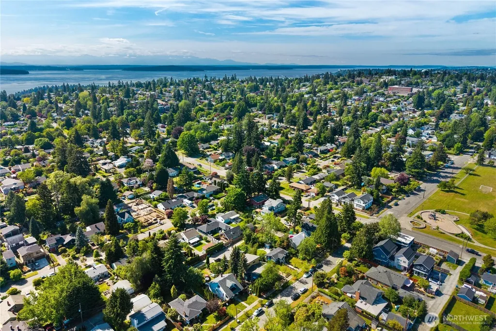 8623 30th Avenue SW Seattle WA 98126