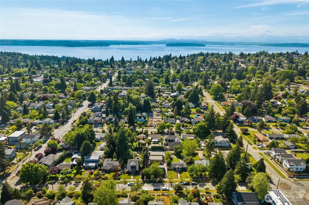8623 30th Avenue SW Seattle WA 98126