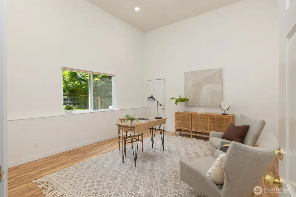 633 Klickitat Place NE Bainbridge Island WA 98110