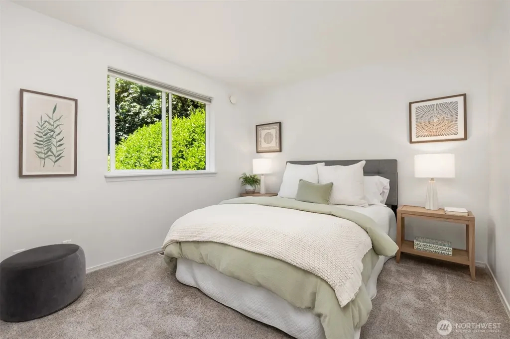 633 Klickitat Place NE Bainbridge Island WA 98110
