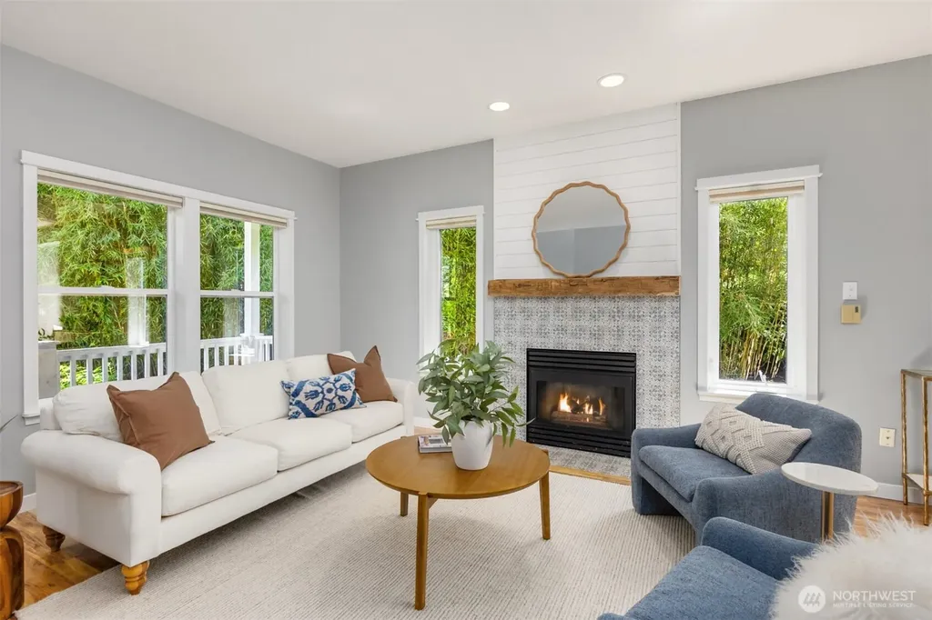 633 Klickitat Place NE Bainbridge Island WA 98110