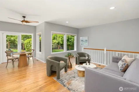633 Klickitat Place NE Bainbridge Island WA 98110