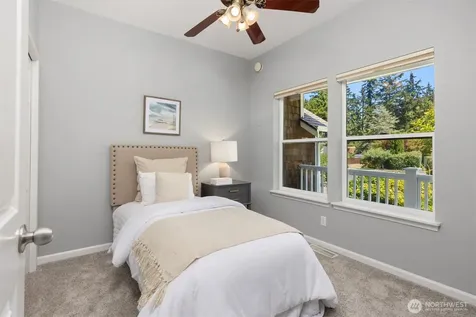 633 Klickitat Place NE Bainbridge Island WA 98110