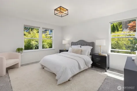 633 Klickitat Place NE Bainbridge Island WA 98110