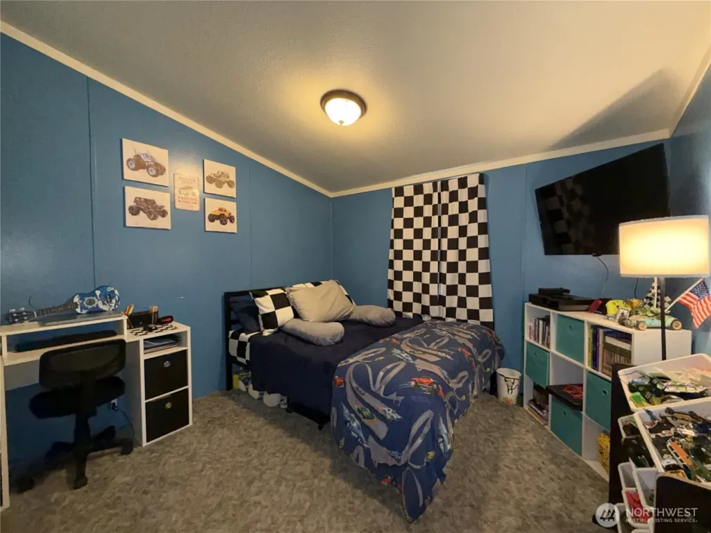 27 Heron Loop Republic WA 99166
