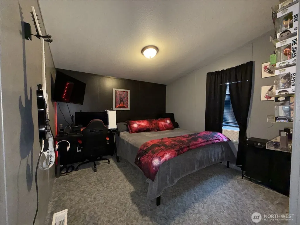 27 Heron Loop Republic WA 99166