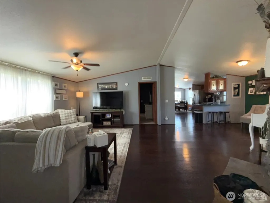 27 Heron Loop Republic WA 99166