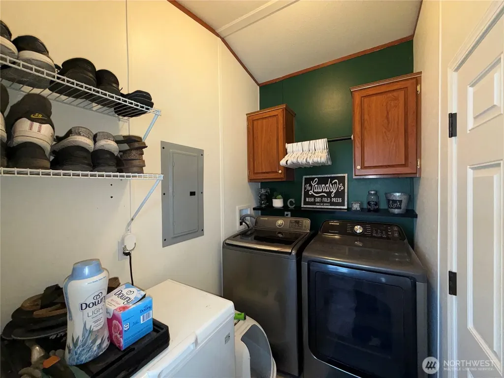 27 Heron Loop Republic WA 99166