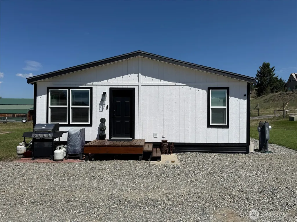 27 Heron Loop Republic WA 99166