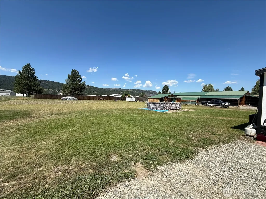 27 Heron Loop Republic WA 99166