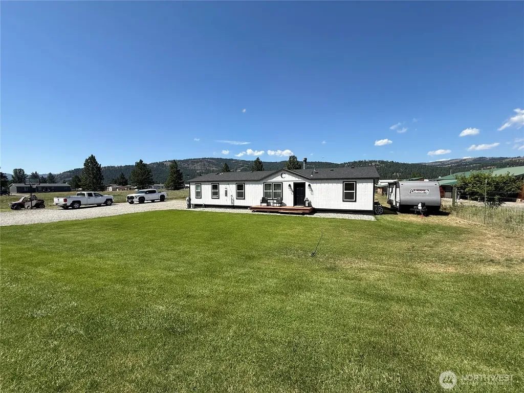 27 Heron Loop Republic WA 99166