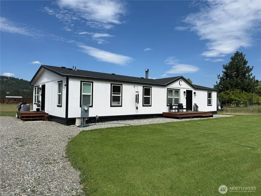 27 Heron Loop Republic WA 99166