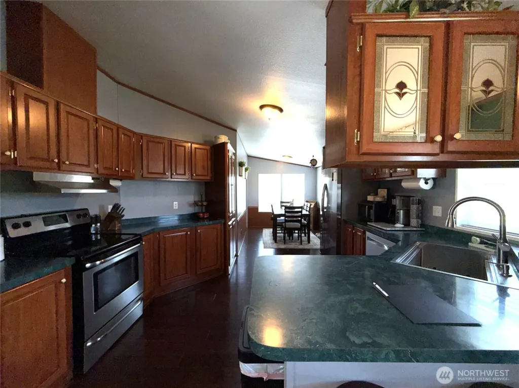 27 Heron Loop Republic WA 99166