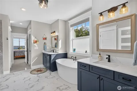 2115 Chinook Ridge Lane Oak Harbor WA 98277