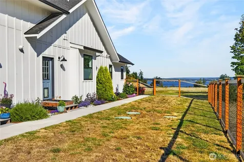 2115 Chinook Ridge Lane Oak Harbor WA 98277