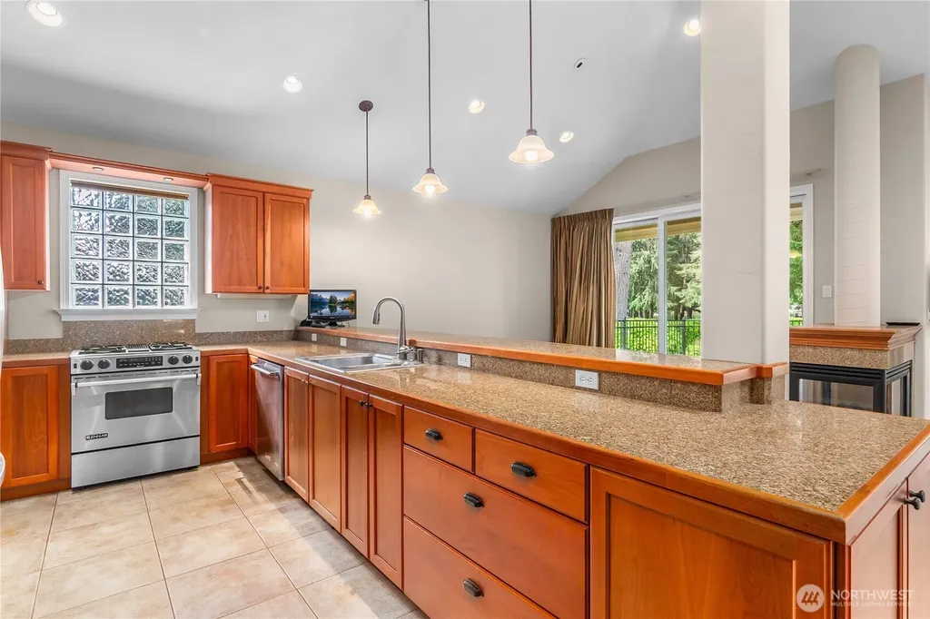 6833 Fairway Lane SE Olympia WA 98501