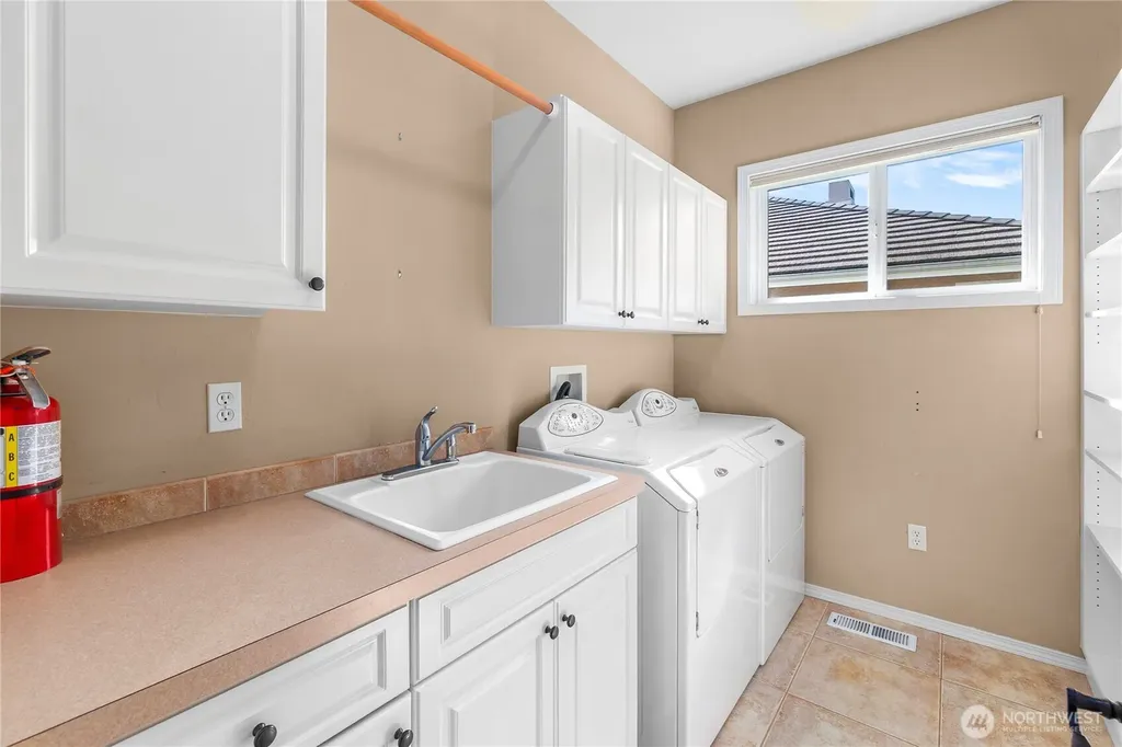 6833 Fairway Lane SE Olympia WA 98501