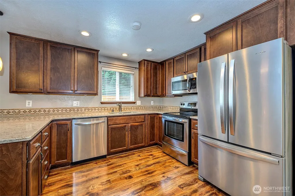 29707 32nd Place S Auburn WA 98001