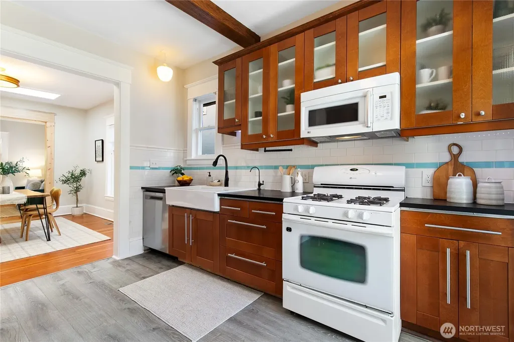 807 27th Avenue Seattle WA 98122