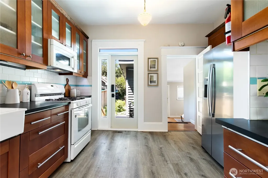 807 27th Avenue Seattle WA 98122