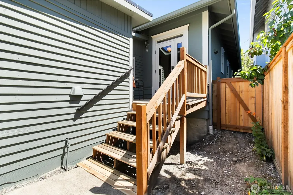 807 27th Avenue Seattle WA 98122