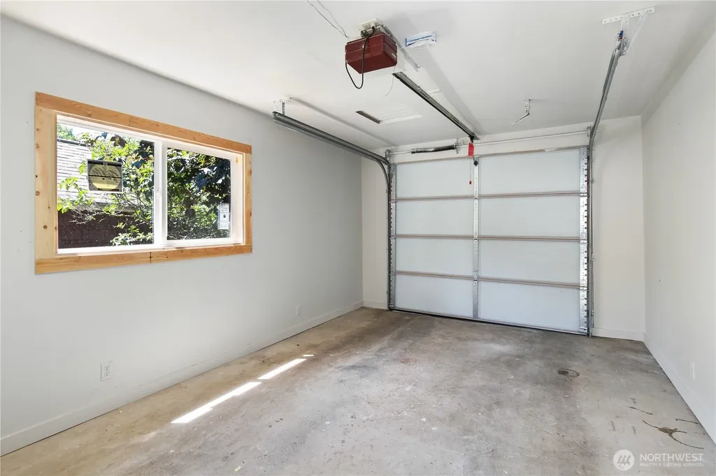 807 27th Avenue Seattle WA 98122