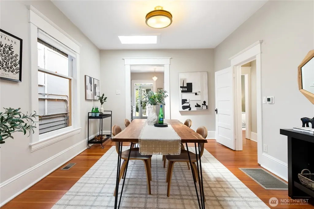 807 27th Avenue Seattle WA 98122