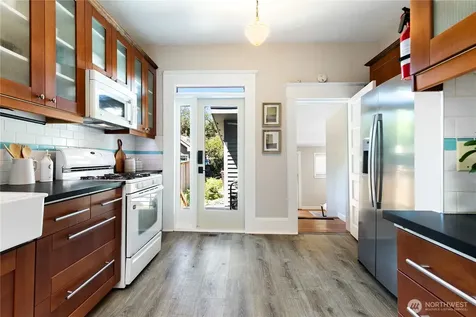 807 27th Avenue Seattle WA 98122