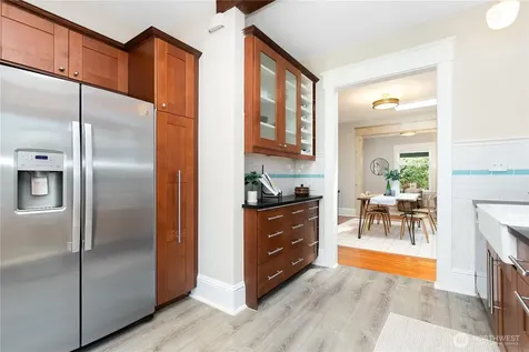807 27th Avenue Seattle WA 98122