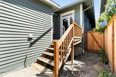 807 27th Avenue Seattle WA 98122