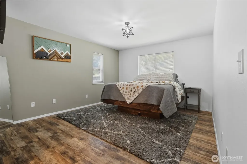 12847 Bear Lake Drive SW Port Orchard WA 98367