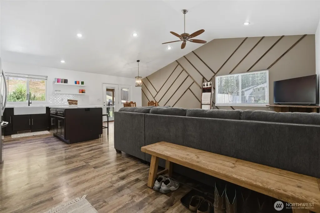 12847 Bear Lake Drive SW Port Orchard WA 98367