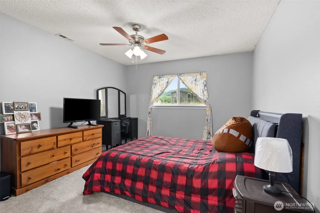 284 Lake Creek Road Chehalis WA 98532