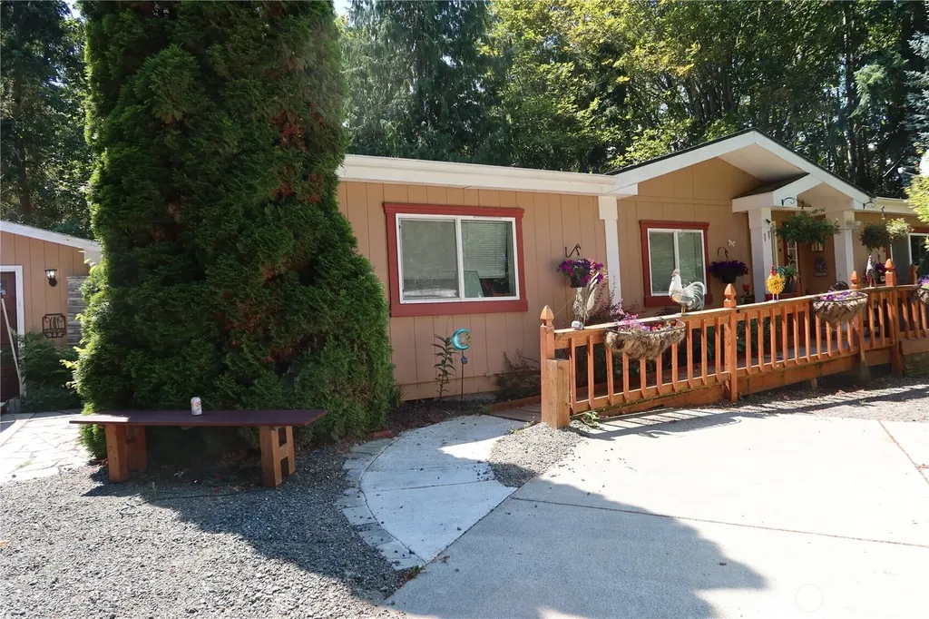 11 Landgrove Lane Sequim WA 98382