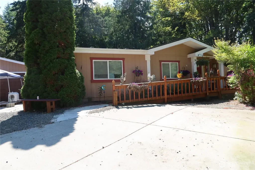 11 Landgrove Lane Sequim WA 98382