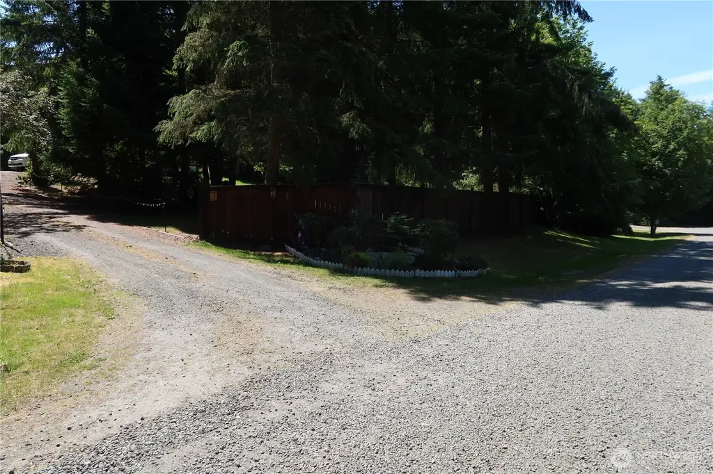 11 Landgrove Lane Sequim WA 98382
