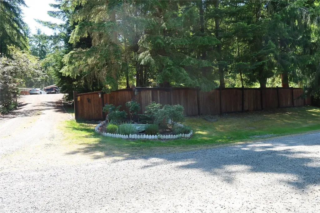 11 Landgrove Lane Sequim WA 98382